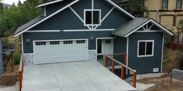 810 Villa Grove Avenue