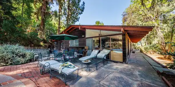 2509 Roscomare Road