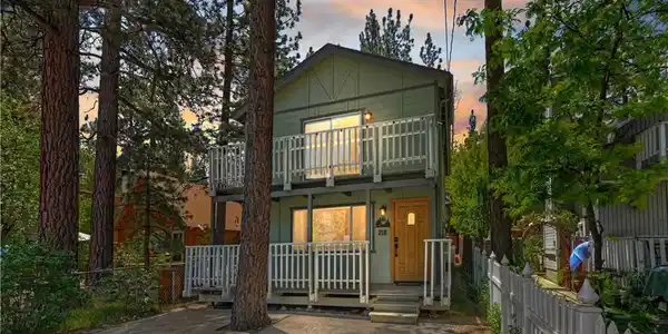 218 E Barker Boulevard