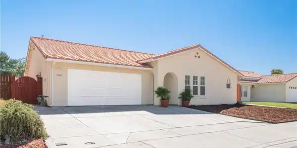 1940 San Buenaventura Way