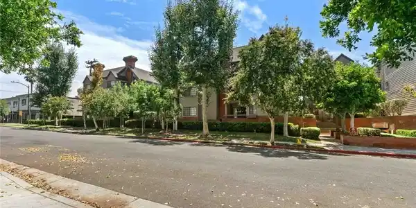 248 W Loraine Street