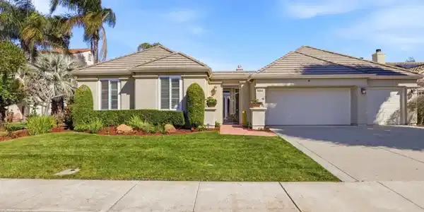 19076 Savannah Court