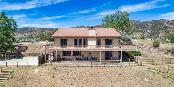 26500 Oakflat Drive