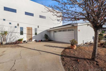 12953 Carriage Rd