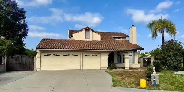1102 N Deer Creek