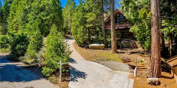 1163 Silvertip Lane