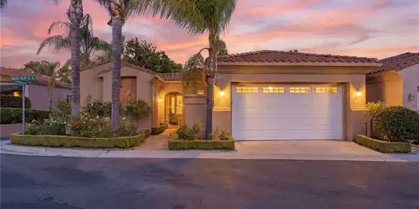5640 Queen Palms