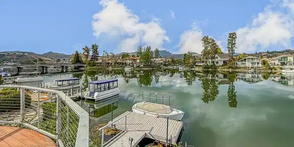 2772 Lakeridge Lane
