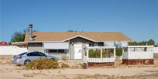 9022 Glendale Avenue