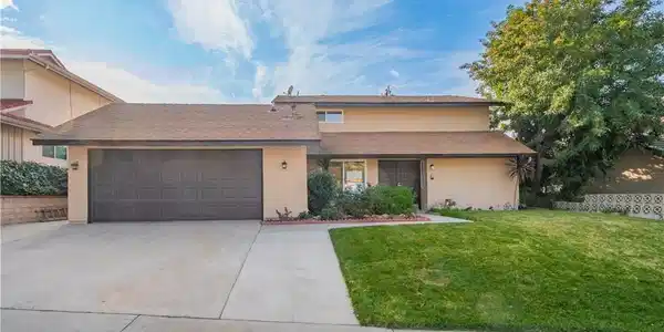 423 Canoe Cove