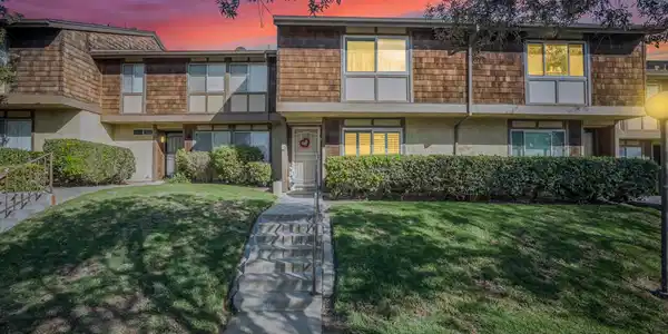 1610 Parrot Court