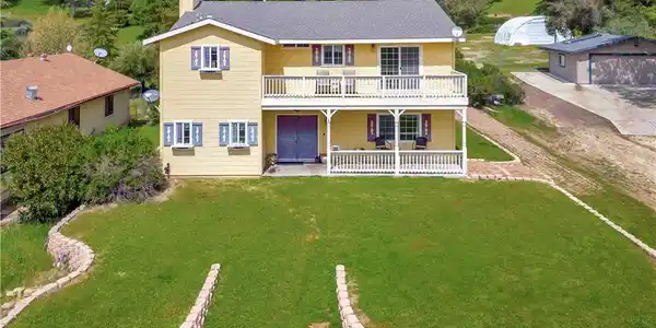 2306 Lakeview Drive