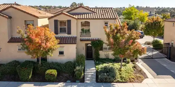 568 River Oaks Drive