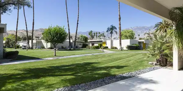 318 Desert Lakes Drive