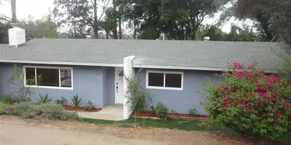 1190 Robertson Dr