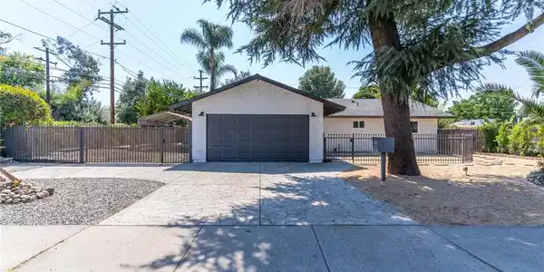 4404 N Mayfield Avenue