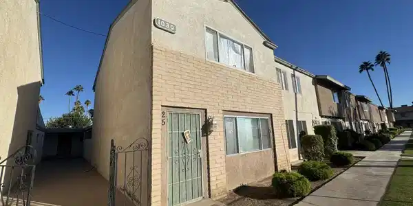 1030 N Lovekin