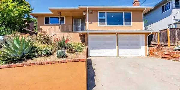 18353 Carlwyn Dr
