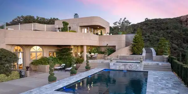 415 Stunt Road