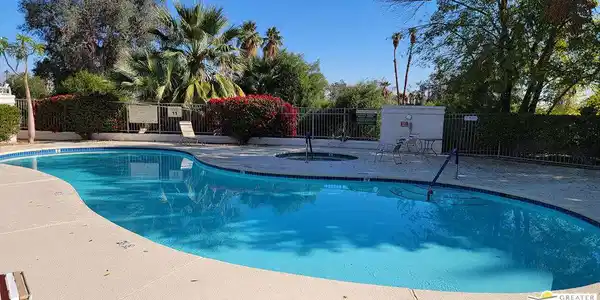 2700 E Mesquite Avenue