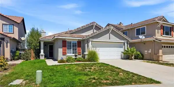 44607 Crestwood Circle