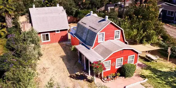 3043 Helix Street