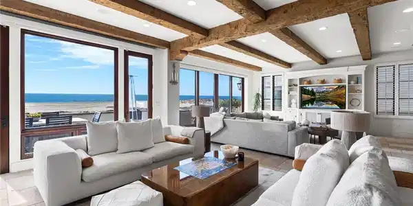 2156 E Oceanfront