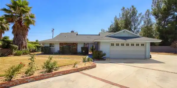 872 Huron Drive