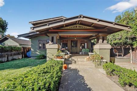 1251 N Palomares