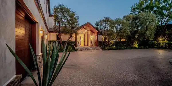2232 Stradella Road