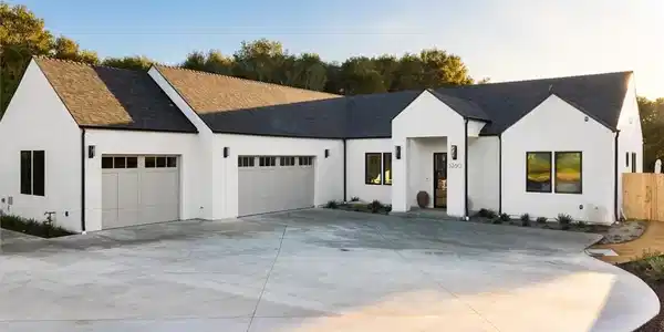 5260 Windmill Wy