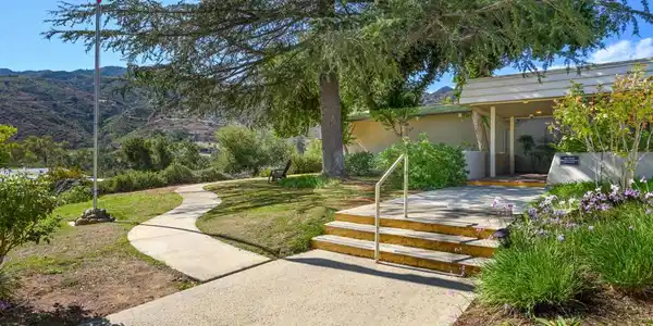 30473 Mulholland Highway