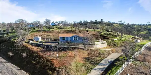 3601 Ladera