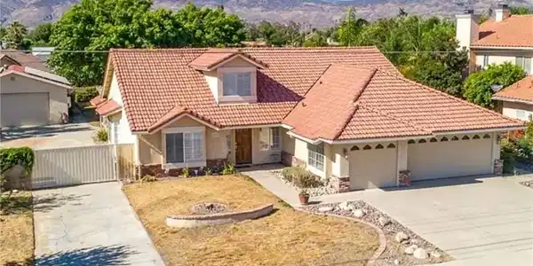 42592 Mayberry Ave