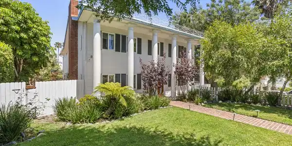3500 Mountain View Avenue