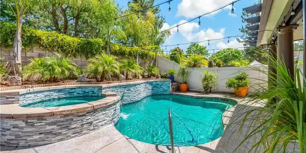 46382 Lone Pine Drive