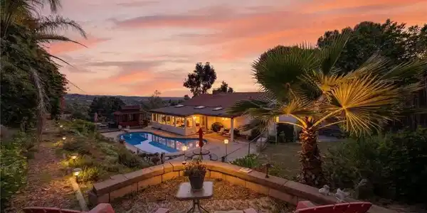 1528 York Drive