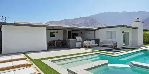 386 W Rosa Parks Road