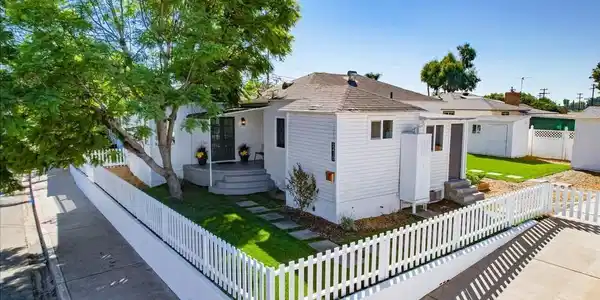 2410 Skyline Dr