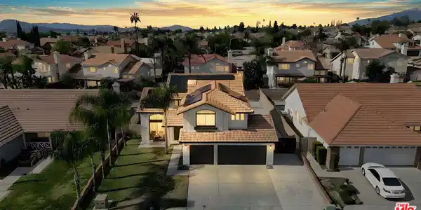6886 Country Oaks Drive