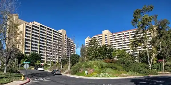 24055 Paseo Del Lago