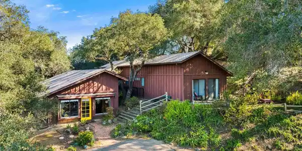 2745 Kauana Loa Drive