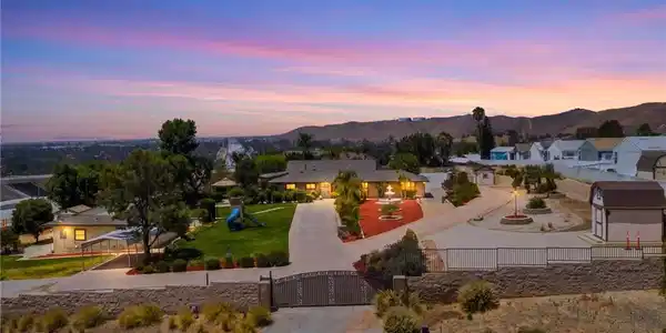 8931 Granite Hill