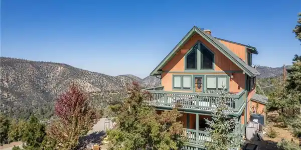 1715 Dawn Court