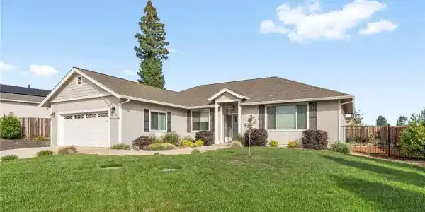638 Circlewood