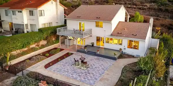 6244 Camino Rico