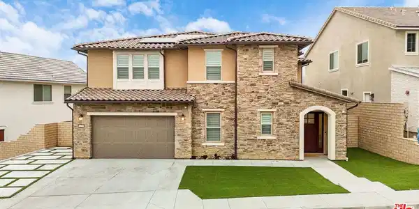 11779 Toyon Drive