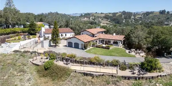 960 Buck Ridge Lane