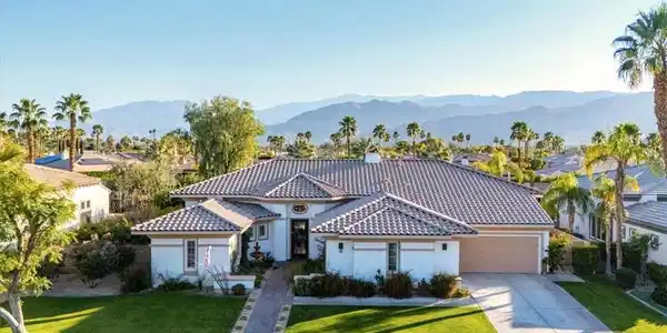 4 Oakmont Drive
