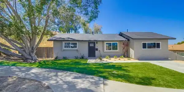 216 Lausanne Dr